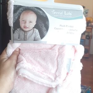 NewvPlush baby blanket